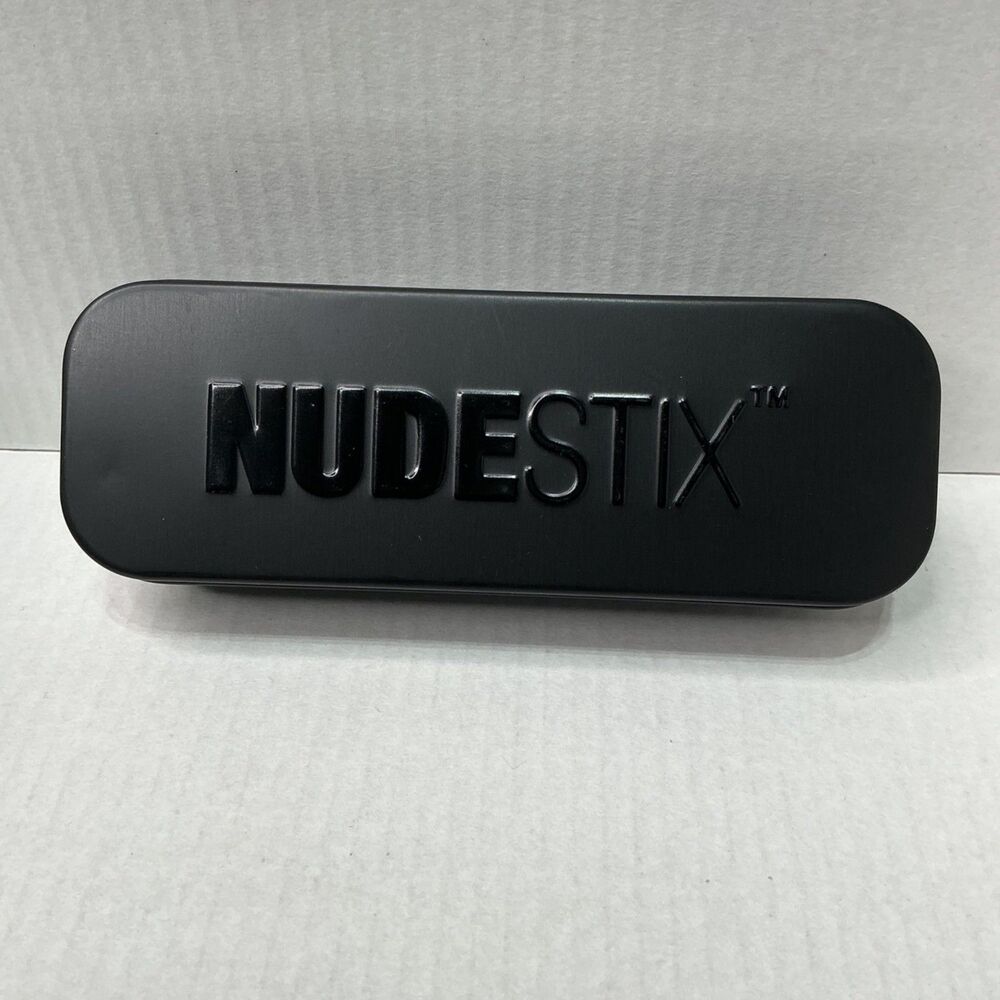 Nudestix Magnetic Matte Eye Color Night Set 2.8g / 0.10oz With Mirror Tin Case